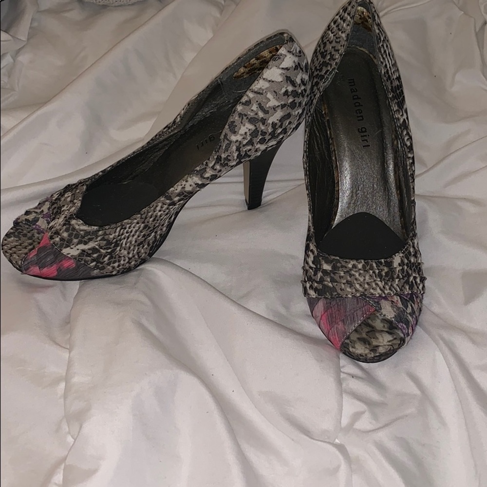 Steve Madden peep toe heals